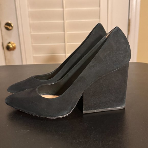 Loeffler Randall size 7 with chunky black heel wedge like silhoutte pump shoe - Picture 2 of 12